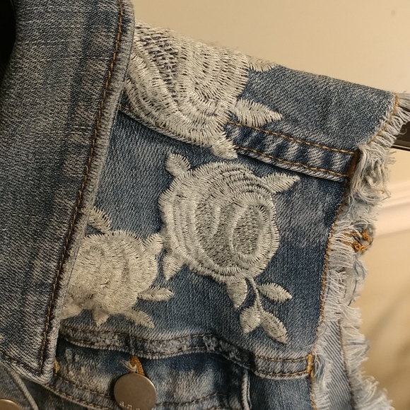 Distressed Jean Vest - Picture 3 of 11